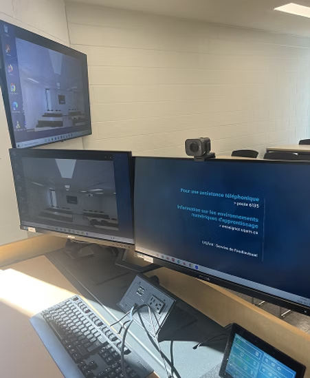 UQAM | Université du Québec à Montréal classroom setup